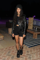 Zoe+Kravitz+Zoe+Kravitz+Hosts+Party+REVOLVE+BM78gip3Yxsx.jpg