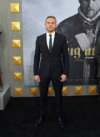 1280_charlie_hunnam_king_arthur_getty_680519278.jpg