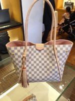 Louis Vuitton Delightful MM vs. Neverfull MM  Comparison, Review, What  Fits, Mod Shots 