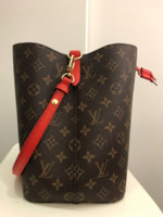 neonoe with bandouliere strap