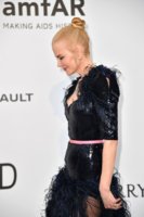 amfAR+Gala+Cannes+2017+B5PIsXg2sTUx.jpg