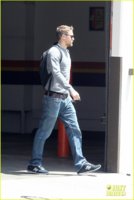 charlie-hunnam-goes-for-a-motorcycle-ride-around-la03.jpg