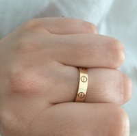 ONE YEAR REVIEW AND WEAR AND TEAR OF THE CARTIER LOVE RING!  is