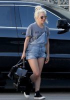 lady-gaga-going-back-into-the-recording-studio-in-los-angeles-3-11-2017-1_thumbnail.jpg