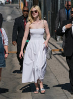 Elle+Fanning+at+Kimmel+kKRDVhrM7oAx.jpg