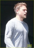 charlie-hunnam-and-girlfriend-morgana-mcnelis-couple-up-for-redondo-beach-lunch-date-02.jpg