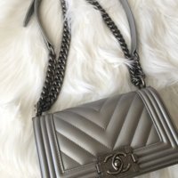 chanel-chevron-leather-cross-body-bag-silver-20380262-2-4.jpg