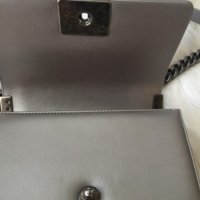 chanel-chevron-leather-cross-body-bag-silver-20380262-6-5.jpg