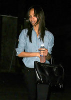 Zoe+Saldana+Goes+Shopping+Beverly+Hills+jdfFpIqHU4Ep.jpg