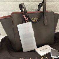 gucci swing tote 1.jpg