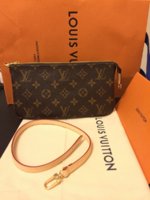 Throwback Thursday: An Ode to the Louis Vuitton Pochette Accessoires -  PurseBlog