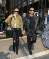 Chrissy+Teigen+John+Legend+LAX+OSEkTWsdw0Dx.jpg Chrissy+Teigen+John+Legend+LAX+OSEkTWsdw0Dx.jpg