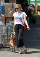 Emma+Roberts+out+and+about+afHaWnQYZlux.jpg