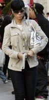 1207054012rihannabackhair1.jpg