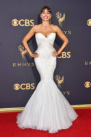 69th+Annual+Primetime+Emmy+Awards+Arrivals+M_lDH-KZCCkx.jpg