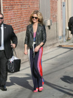 Kyra+Sedgwick+Jimmy+Kimmel+Live+PnvF6JUaVIfx.jpg Kyra+Sedgwick+Jimmy+Kimmel+Live+PnvF6JUaVIfx.jpg