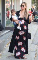 Chrissy+Teigen+daughter+Luna+out+D0cdQLmDdZ1x.jpg Chrissy+Teigen+daughter+Luna+out+D0cdQLmDdZ1x.jpg