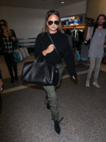 Chrissy+Teigen+at+LAX+7oUfIJpahePx.jpg Chrissy+Teigen+at+LAX+7oUfIJpahePx.jpg