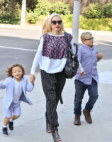 Gwen+Stefani+out+and+about+hhrl-yPMyRqx.jpg Gwen+Stefani+out+and+about+hhrl-yPMyRqx.jpg