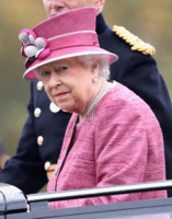 Queen+Elizabeth+II+Queen+Attends+King+Troop+GQDhnurz-W-l.jpg