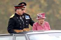 Queen+Elizabeth+II+Queen+Attends+King+Troop+hia-iJ6I2DZl.jpg