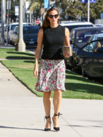 Jennifer+Garner+out+and+about+wUdNraXqdhsx.jpg Jennifer+Garner+out+and+about+wUdNraXqdhsx.jpg