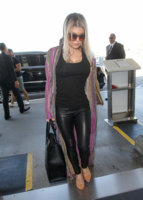 Fergie+at+LAX+yZvzBZgOIkOx.jpg Fergie+at+LAX+yZvzBZgOIkOx.jpg
