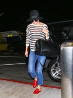 Katie+Holmes+at+LAX+zsy3H6qJVhMx.jpg Katie+Holmes+at+LAX+zsy3H6qJVhMx.jpg