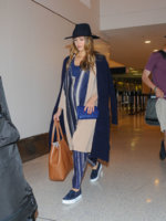 Jessica+Alba+at+LAX+5ORXxR7cTp9x.jpg