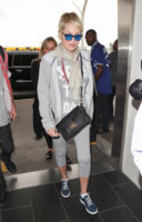 Sharon+Stone+LAX+International+Airport+TPVcoT8RoV5x.jpg