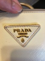 prada1.jpg