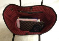 Louis-Vuitton-Neverfull-Review-7-800x556.jpg