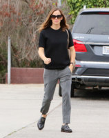 Jennifer+Garner+out+and+about+DikUEkxf9Lwx.jpg