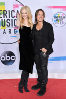 2017+American+Music+Awards+Arrivals+pBgx7yYoPEex.jpg