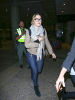 Kate+Winslet+at+LAX+wezoobpKipUx.jpg Kate+Winslet+at+LAX+wezoobpKipUx.jpg