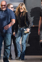 Jennifer+Aniston+at+Kimmel+CkZtL8q0oQSx.jpg Jennifer+Aniston+at+Kimmel+CkZtL8q0oQSx.jpg