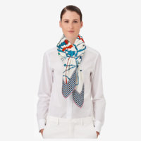 fouets-et-badines-shawl-140--243116S 12-worn-2-50-0-1680-1680.jpg