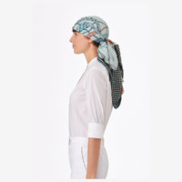 fouets-et-badines-shawl-140--243116S 18-worn-2-50-0-1680-1680.jpg