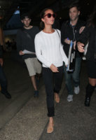 Alicia+Vikander+at+LAX+NQvwSZRmeZTx.jpg Alicia+Vikander+at+LAX+NQvwSZRmeZTx.jpg