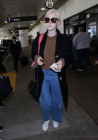 Saoirse+Ronan+at+LAX+wWXXJ2ZtFxLx.jpg