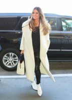 Heidi+Klum+LAX+International+Airport+UZgiKwPy7m7x.jpg