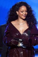 Rihanna_Grammys (2).jpg