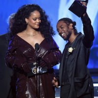 Rihanna_Grammys (6).jpg