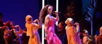 Rihanna_Grammys (5).jpg