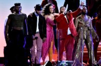 Rihanna_Grammys (10).jpg