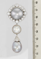 Gray-And-White Pearl Diamond Brooch.jpg