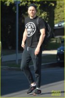 charlie-hunnam-looks-buff-heading-to-rehearsal-in-la-01.jpg
