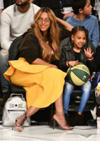 Beyonce+Knowles+Celebrities+67th+NBA+Star+dHfX0bJYNaux.jpg