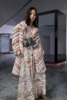 32-longchamp-fall-2018-rtw.jpg