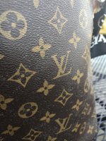 Does anyone experience this on their lv bags? Small white dots but